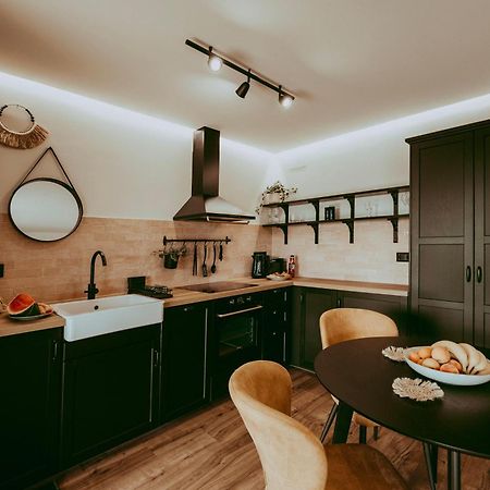 Ugo Apartman Halaszi Ngoại thất bức ảnh