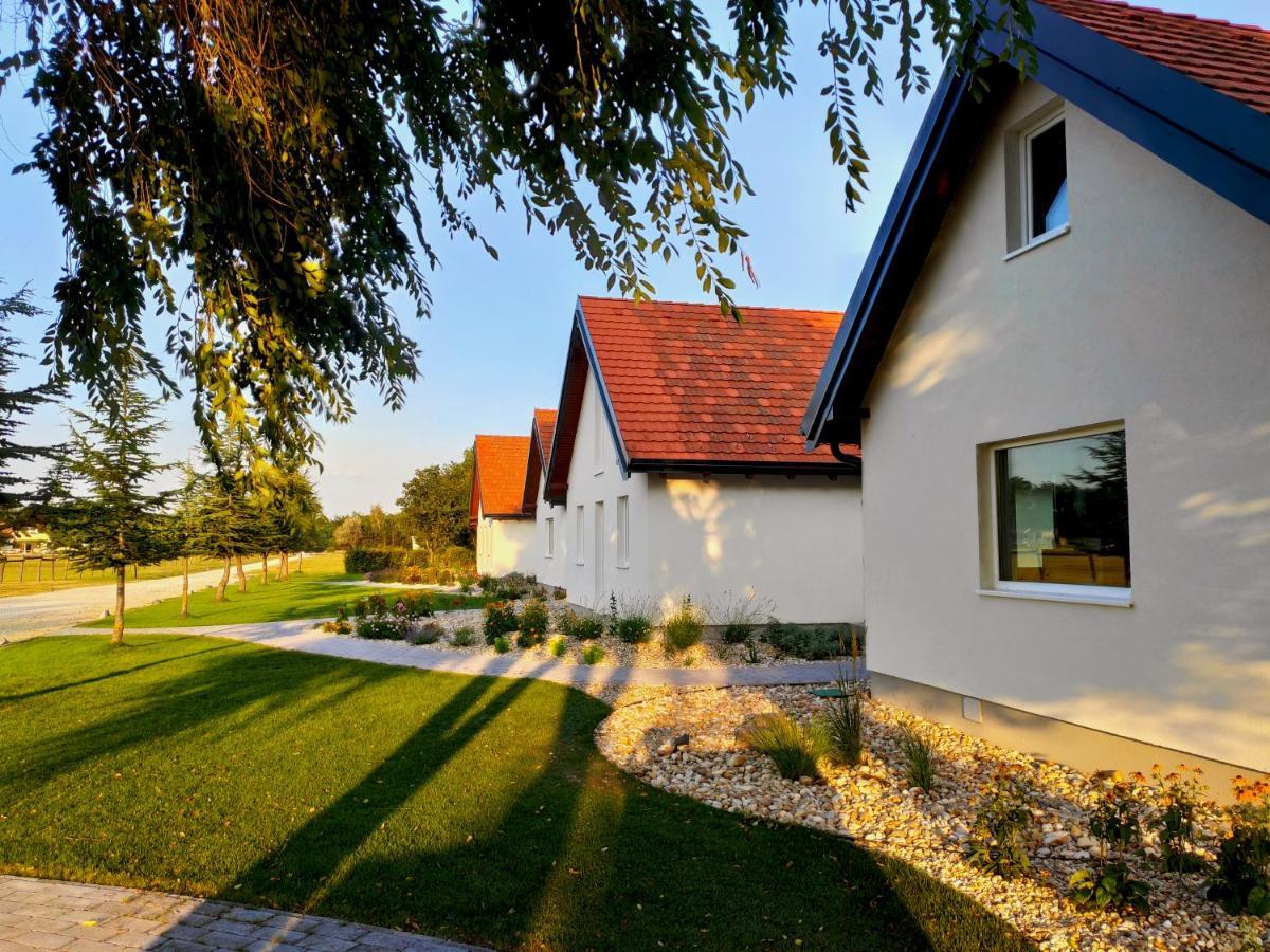 Ugo Apartman Halaszi Ngoại thất bức ảnh