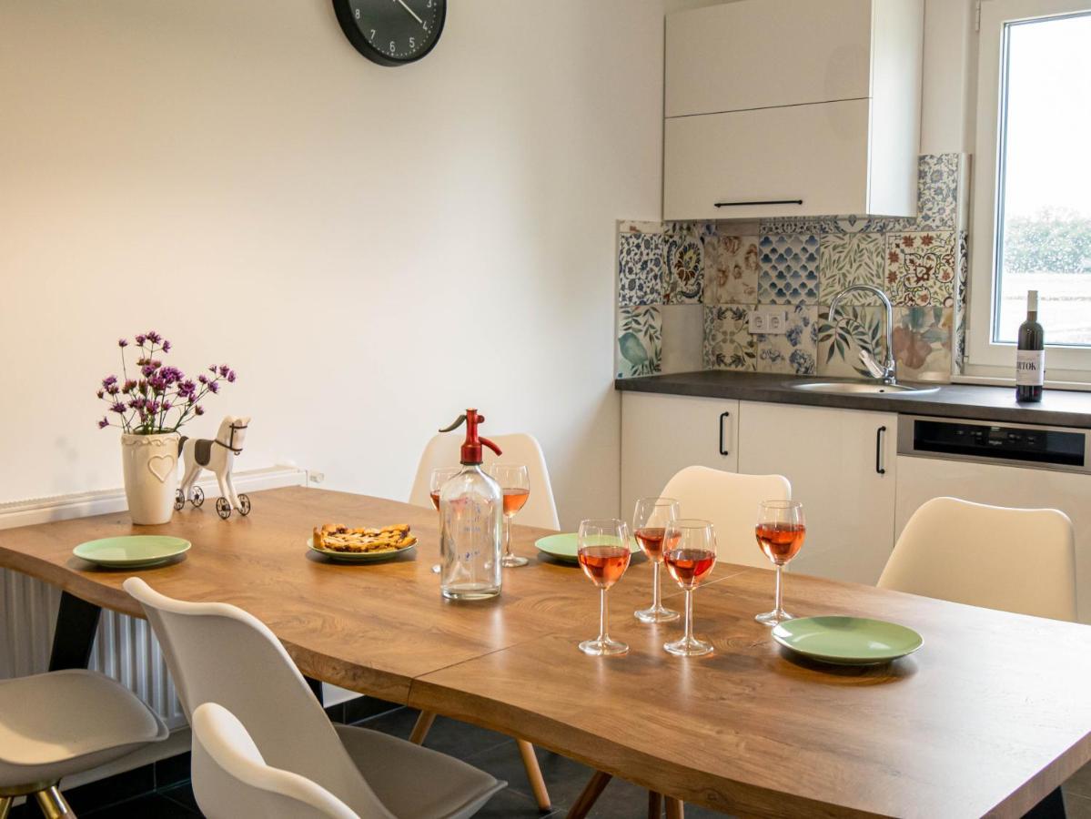 Ugo Apartman Halaszi Ngoại thất bức ảnh