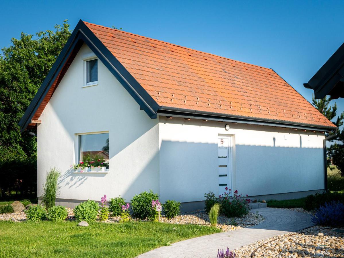 Ugo Apartman Halaszi Ngoại thất bức ảnh
